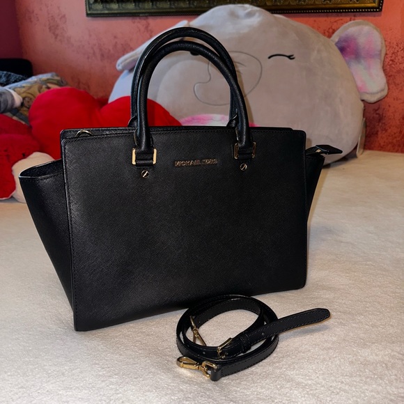 MICHAEL KORS “SELMA” LARGE BAG- ACCEPTING OFFERS! - Picture 9 of 16